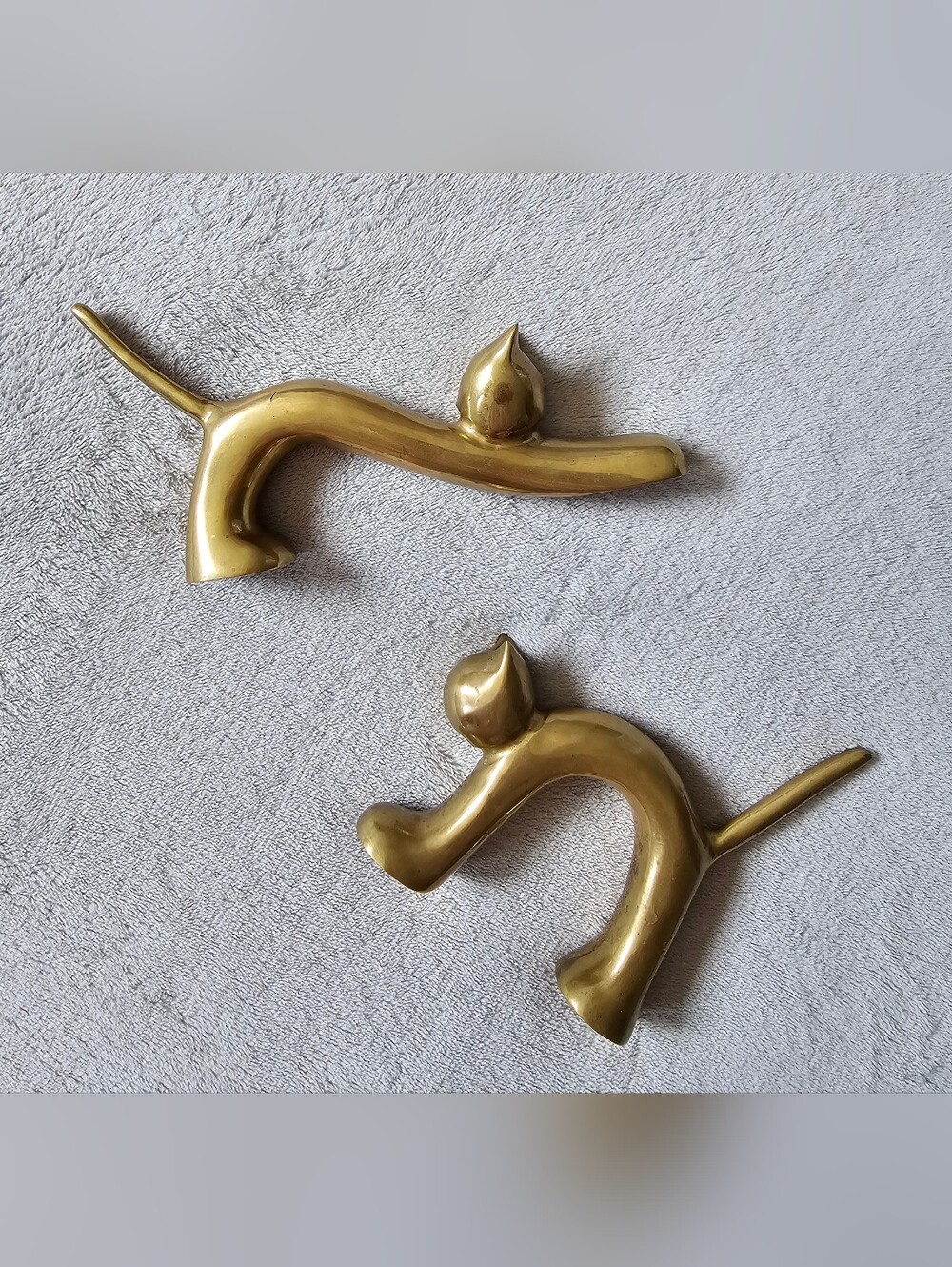 Vintage Brass Stretching Cat Sculptures – mid century Paperweights (Pair)